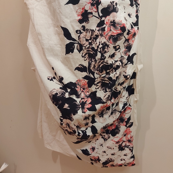 ❣️Ladies Le Chateau Ruched floral dress size XXL (#695) - Picture 5 of 14